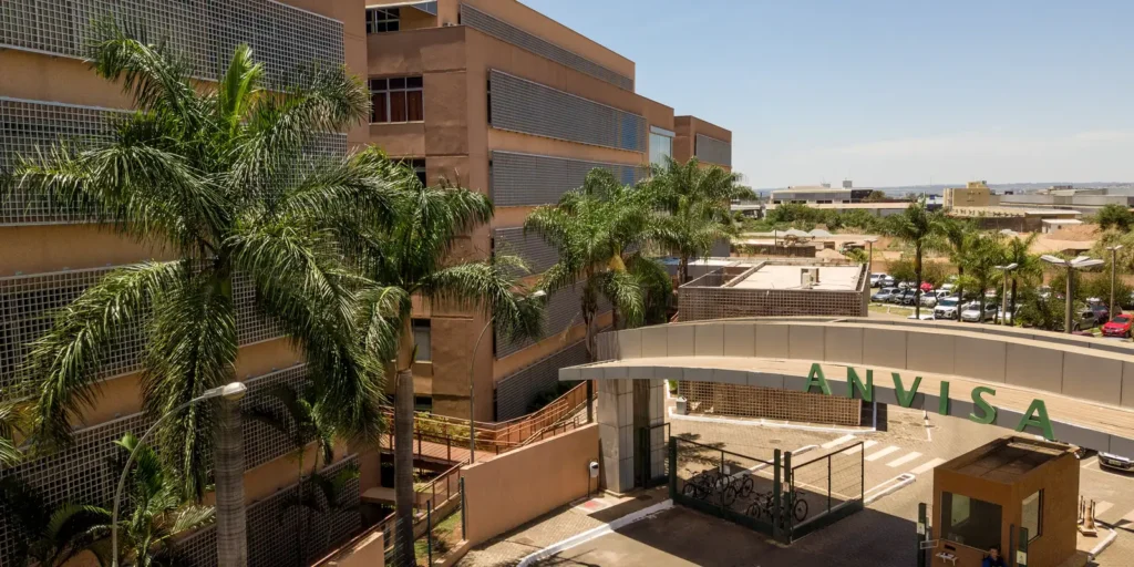 Anvisa proíbe importação e venda de caneta emagrecedora irregular