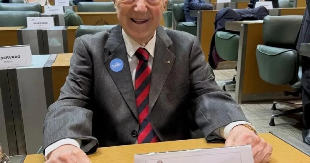 Aos 93 anos, morre o jornalista Claudio Carsughi após um mês de tratamento contra infecção
