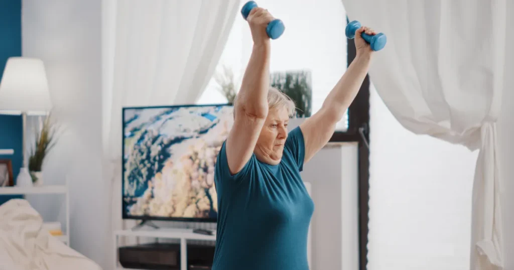 Sarcopenia e longevidade: 4 exercícios essenciais para preservar a massa muscular