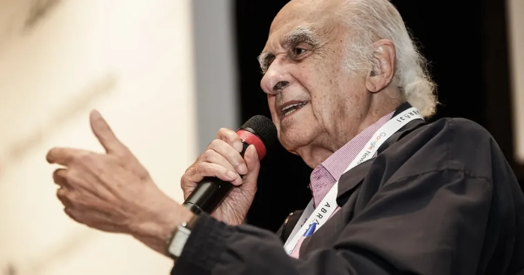 Zuenir Ventura morre aos 95 anos e deixa legado fundamental ao jornalismo brasileiro