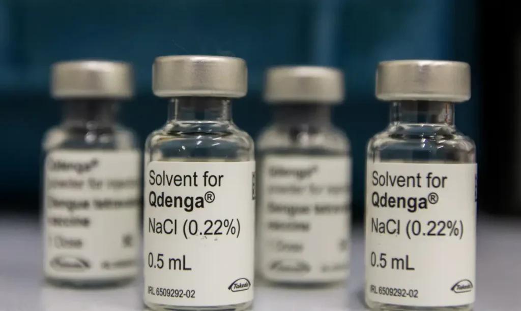 Cobertura incompleta da vacina contra dengue afeta 3 milhões de adolescentes no Brasil