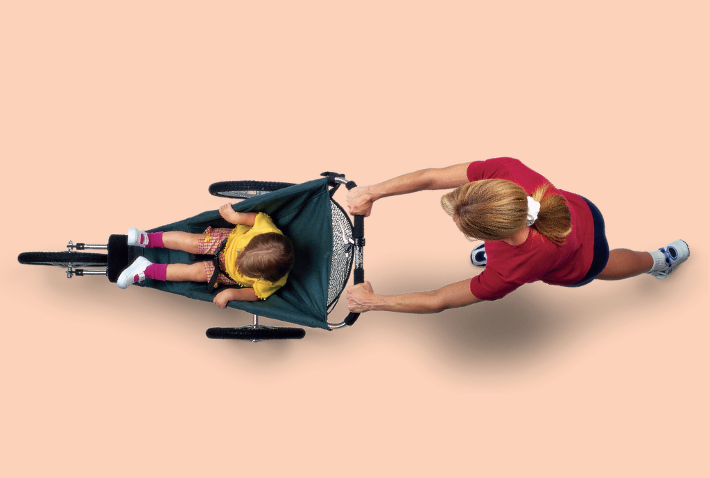 Corrida com carrinho de bebê exige cuidados específicos e traz benefícios para os pais