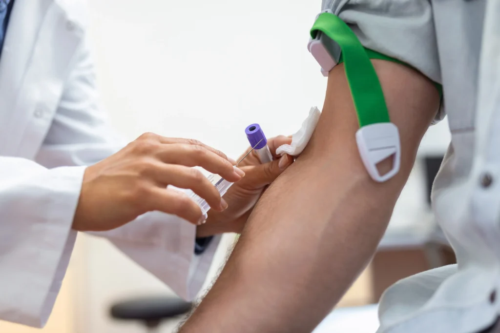 Sorologia: entenda para que serve o exame de sangue e como interpretar