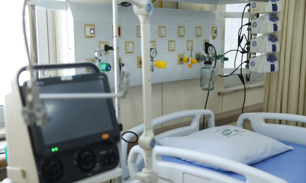 Utis no brasil exigem melhorias estruturais além da ampliação de leitos