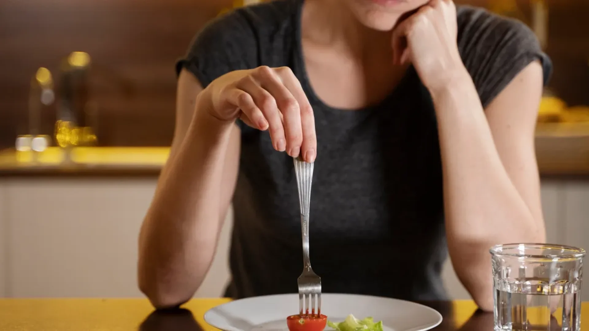 Agonorexia: o perigo da obsessão estética com medicamentos para emagrecer