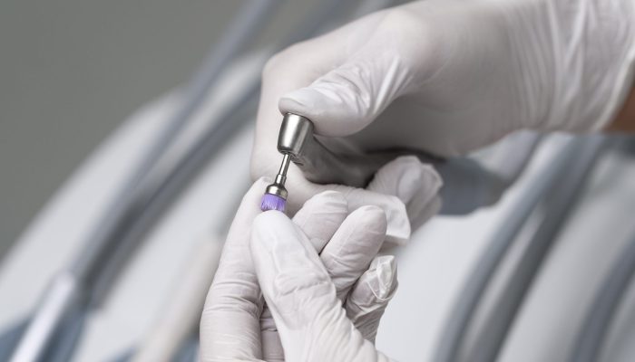 close-up-dentist-instruments