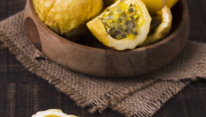 close-up-fresh-guava-ready-be-served