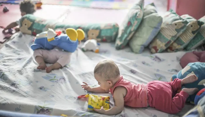 Crianças sofrem mais de 330 mil internações por quedas em dez anos no país