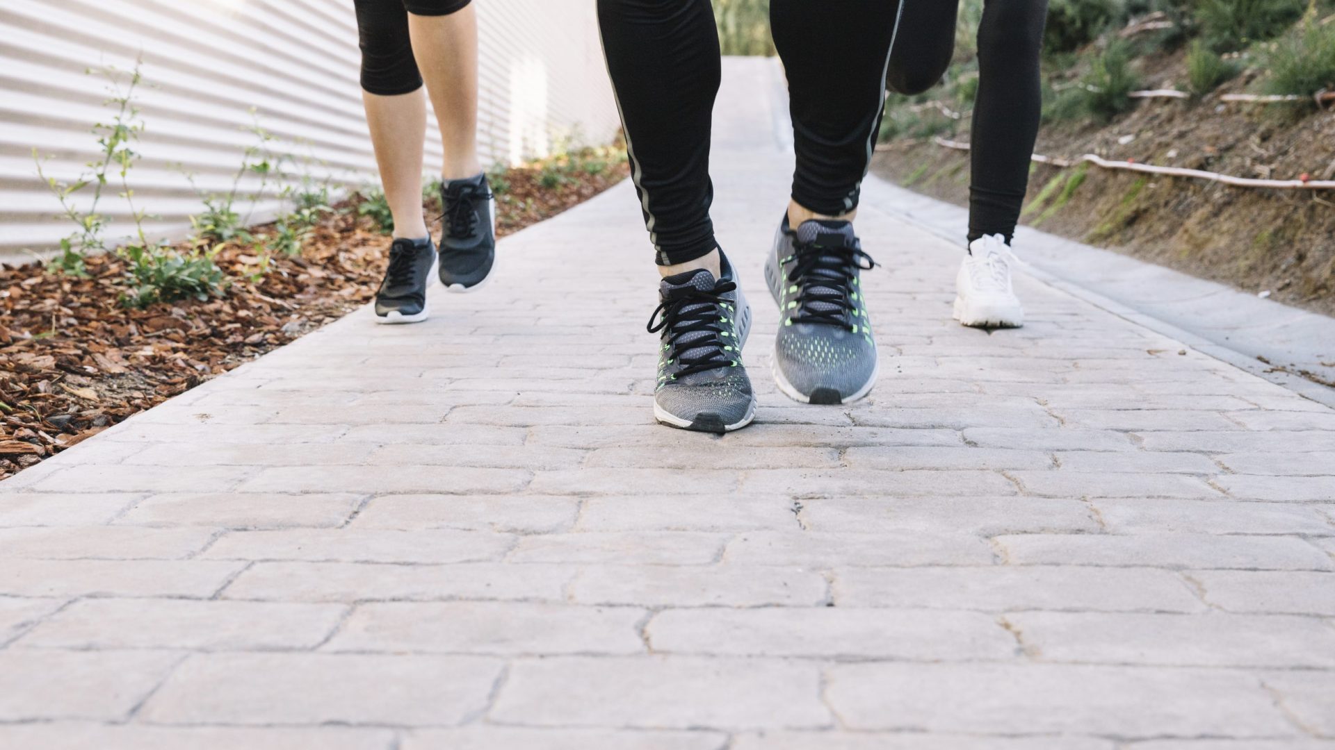 crop-legs-running-path