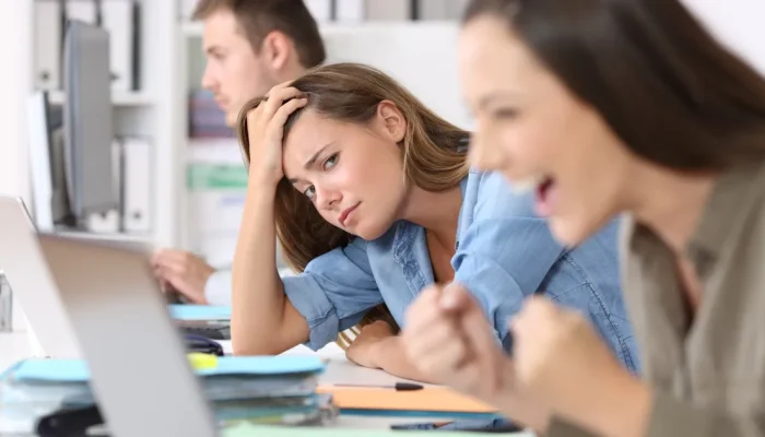Inveja no ambiente corporativo: como transformar o sentimento em motor de crescimento
