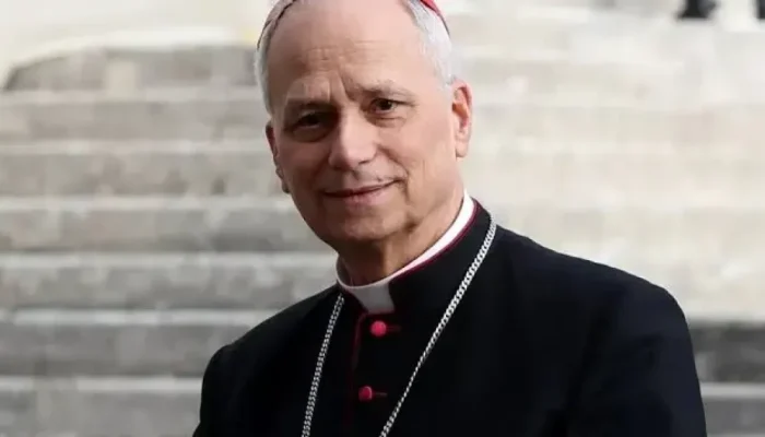 Papa Leão XIV passa por cirurgia bem-sucedida após diagnóstico de câncer de pulmão