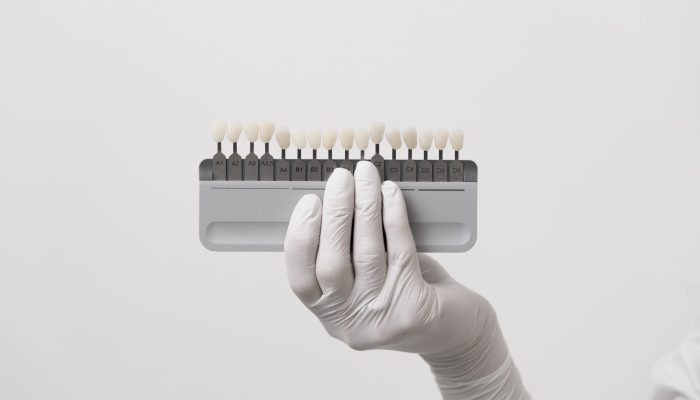 proximo-plano-dos-instrumentos-dentarios