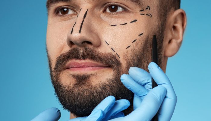 retrato-de-um-homem-recebendo-aprimoramentos-e-ajustes-atraves-da-ajuda-de-procedimentos-cosmeticos-2