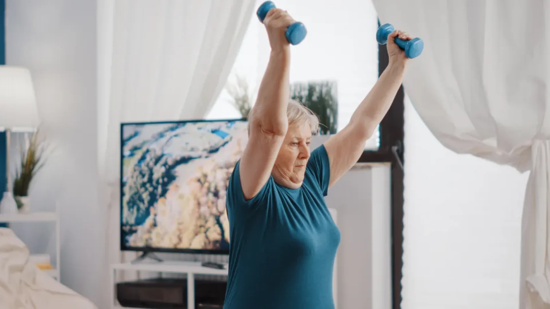 Sarcopenia e longevidade: 4 exercícios essenciais para preservar a massa muscular