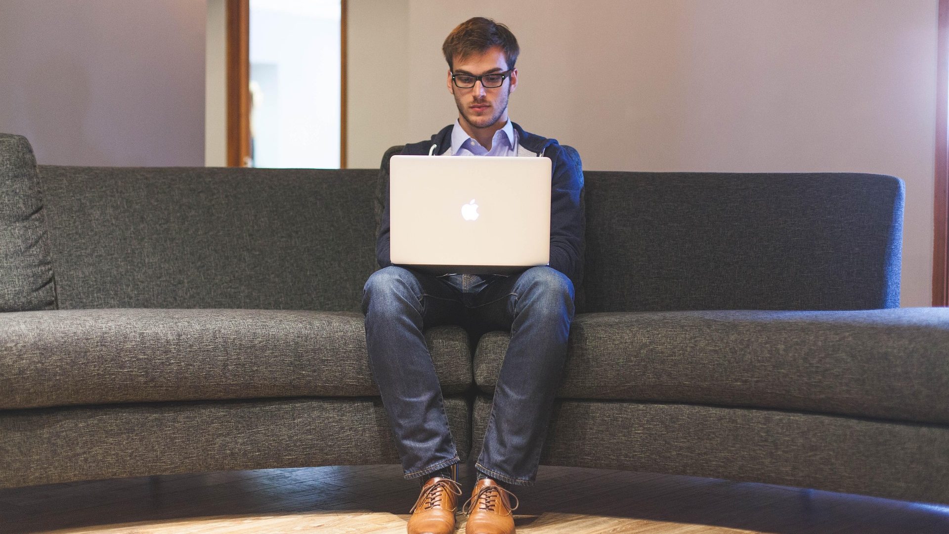 startupstockphotos-man-593372_1920