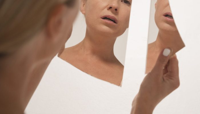 woman-suffering-from-body-dysmorphia