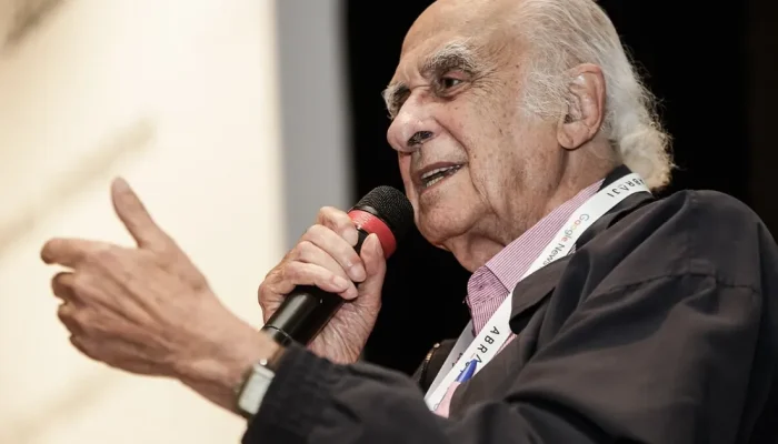 Zuenir Ventura morre aos 95 anos e deixa legado fundamental ao jornalismo brasileiro