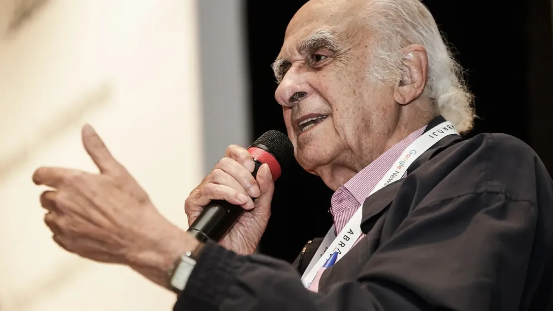 Zuenir Ventura morre aos 95 anos e deixa legado fundamental ao jornalismo brasileiro